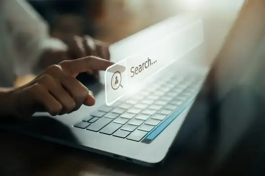 Jak szukać dobrych pokryć dachowych przy pomocy internetu