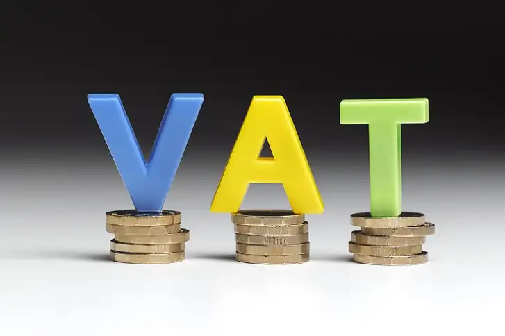 Kiedy może być zastosowany obniżony podatek VAT przy inwestycjach w pokrycia dachowe