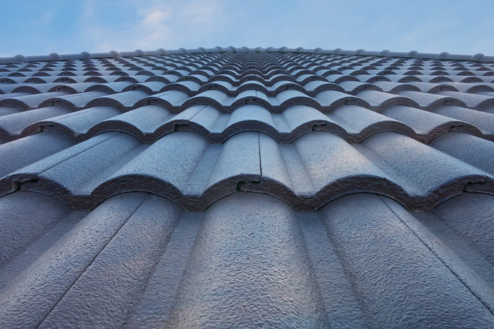 Czy i kiedy opłaca się kupić dachówki ceramiczne