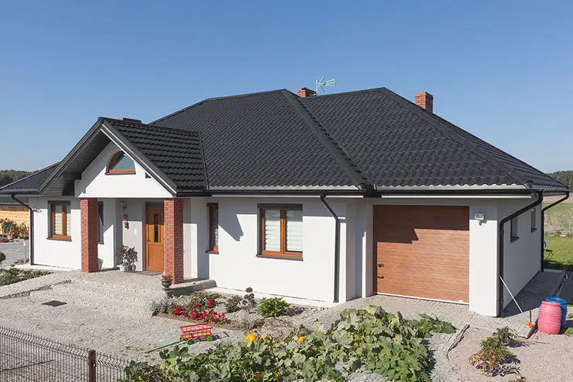 Czym kierować się w wyborze pokrycia dachowego do domu